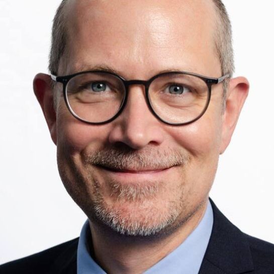 Dr. Carsten Karcher